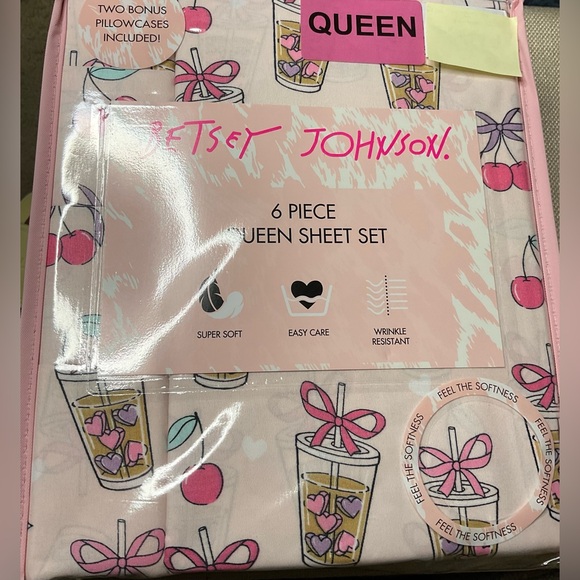Betsey Johnson Pink Iced Coffee Drink, Cherry and Bow Sheet Set